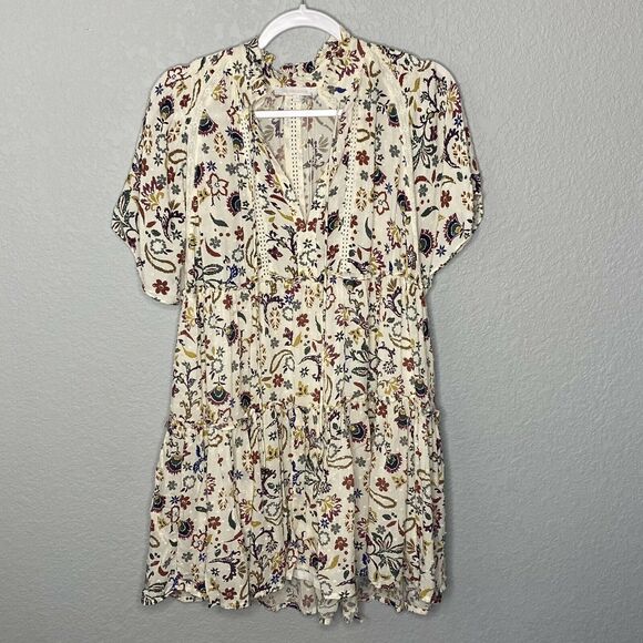 Olivaceous Dresses & Skirts - Olivaceous Off White Floral Print Tiered Short Sleeve V-Neck Dress Size Small